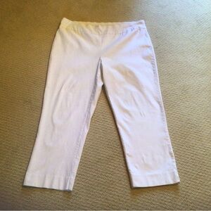 Chico’s “So Slimming”White Crop Pant